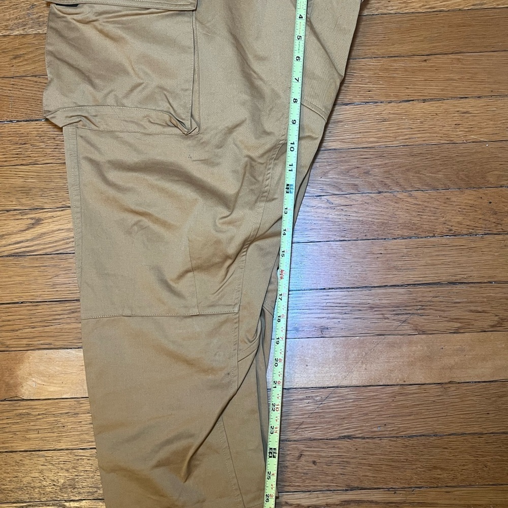 Nike ACG deep mustard color Cargo Pants. Size Large. - Picture 6 of 8